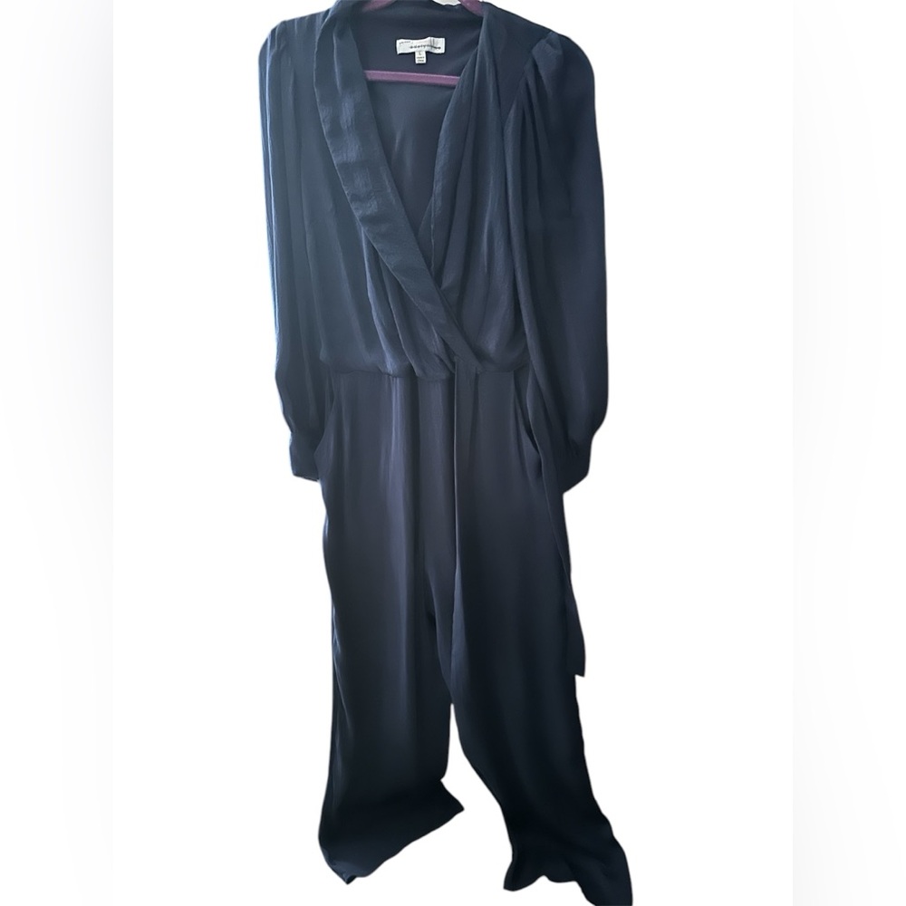 Adelyn Rae navy silky tie front jumpsuit NWOT Large (fits like Medium) - Picture 5 of 6